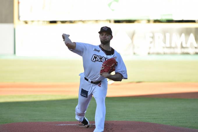 Gaby Hernandez Gigantes