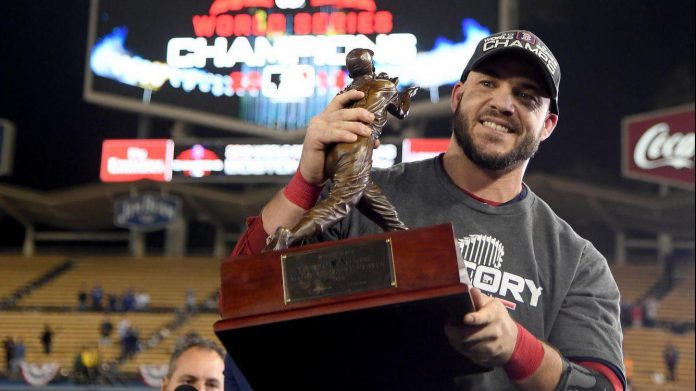 bs-sp-world-series-mvp-steve-pearce-1029