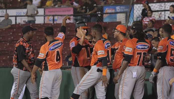 F676F31E-5C09-4FB2-8CF9-ACA60CF8BFED