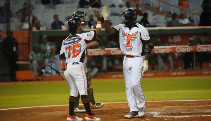 F2CCF664-93F0-4CCE-BAAB-97AC005FFD02