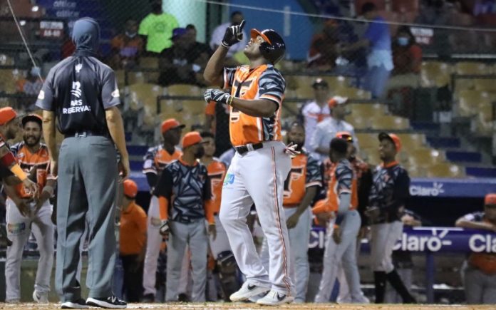 YASIEL PUIG TOROS DEL ESTE