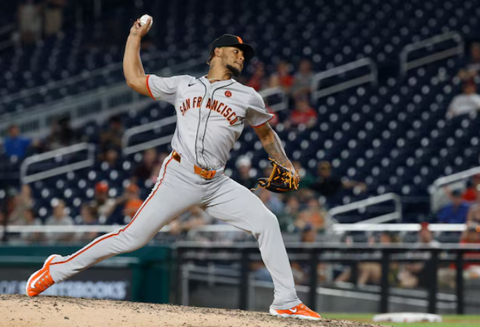 CAMILO DOVAL GIGANTES DE SAN FRANCISCO