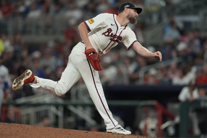 CHRIS SALE LIDERA BLANQUEADA