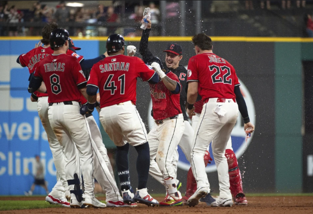 JOSE RAMIREZ DEJA TERRENO TORONTO