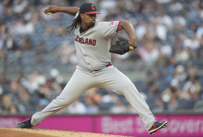 LUIS ORTIZ GRAN SALIDA ANTE YANKEES