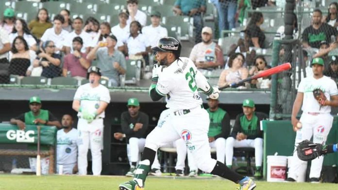 DEBUT ROBINSON CANO ESTRELLAS 2025