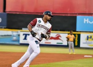 Gigantes frenan racha de Águilas