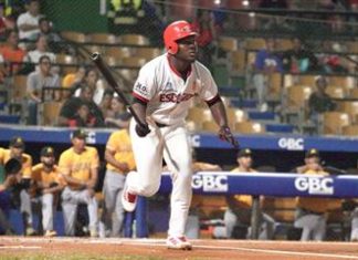 Leones ganan uno importante ante Águilas