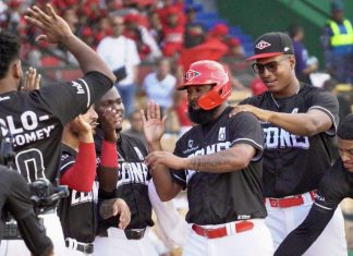 Estrellas y Leones ganan