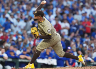 Robert Suárez acuerda con Bravos de Atlanta