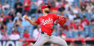 Nick Martínez pacta con Rays