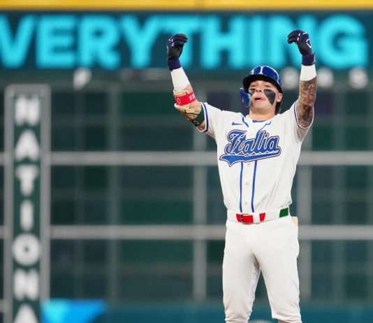 Italia llega a semifinales del clásico