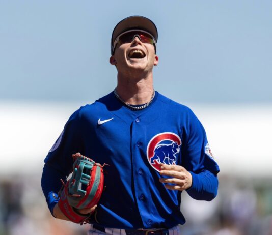 Pete Crow-Armstrong firma extensión con Cachorros