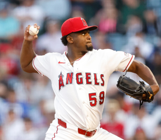 José Soriano continúa con su gran inicio