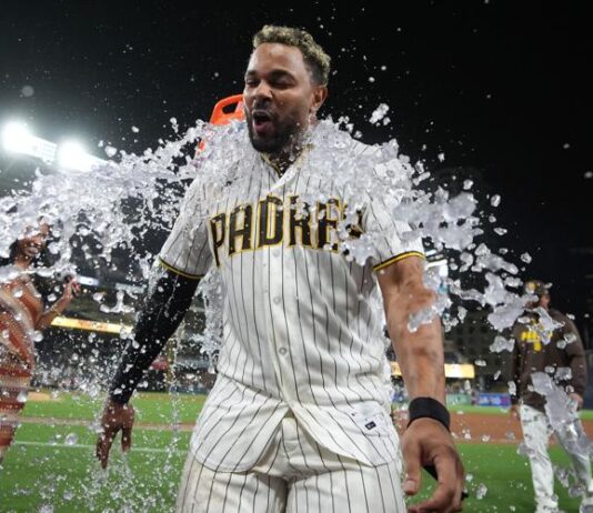 Fernando Tatis Jr. consigue el primer juego de cinco hits de su carrera