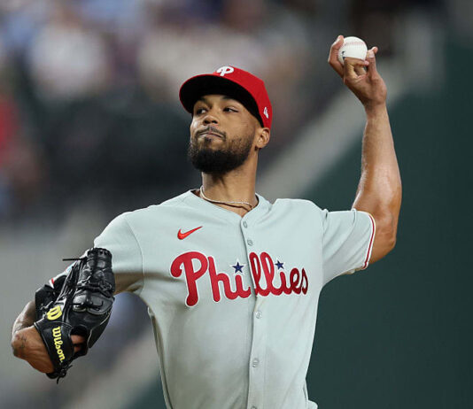 Cristopher Sánchez destaca y lidera a dominicanos en la MLB