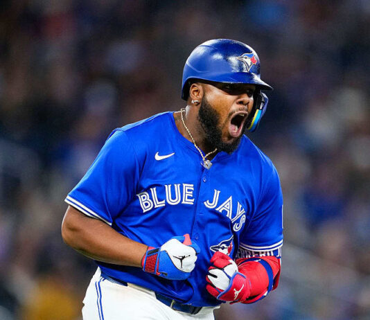 Vladimir Guerrero Jr. recibe descanso por molestias en la corva