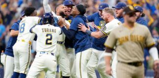 Padres caen ante Cerveceros y quedan al borde de la eliminación