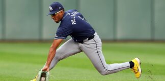 Palacios entra a selecto club de Rays en playoffs