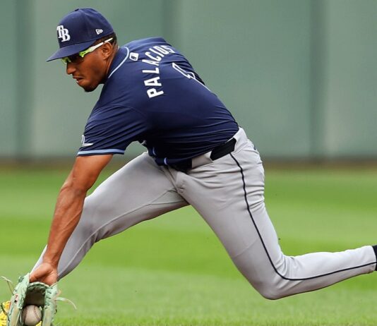 Palacios entra a selecto club de Rays en playoffs